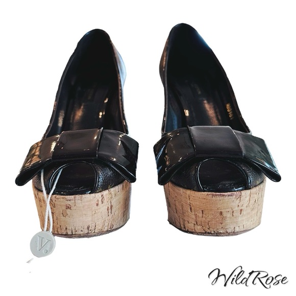 LOUIS VUITTON Brown Rivoli LV Monogram Patent Vernis Bow Cork Platform Pump 35.5 - Picture 4 of 17